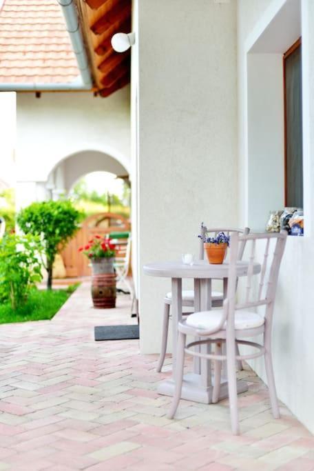 Levendula Vendeghaz Lovas Villa Ngoại thất bức ảnh
