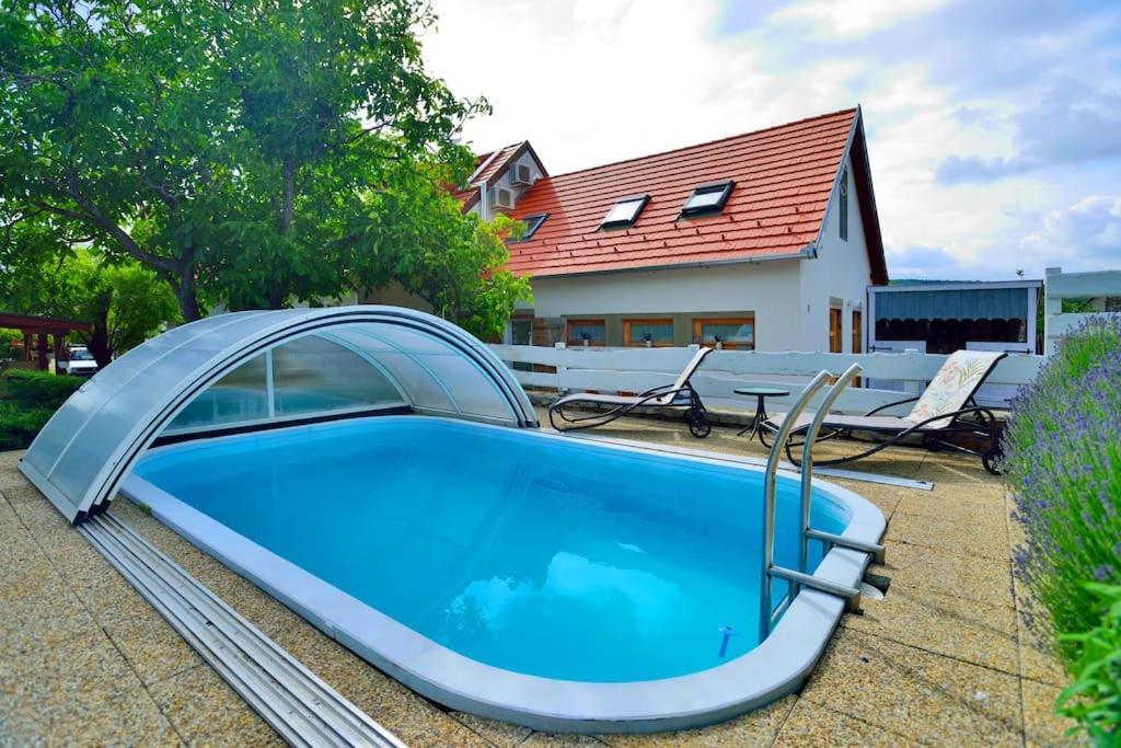 Levendula Vendeghaz Lovas Villa Ngoại thất bức ảnh